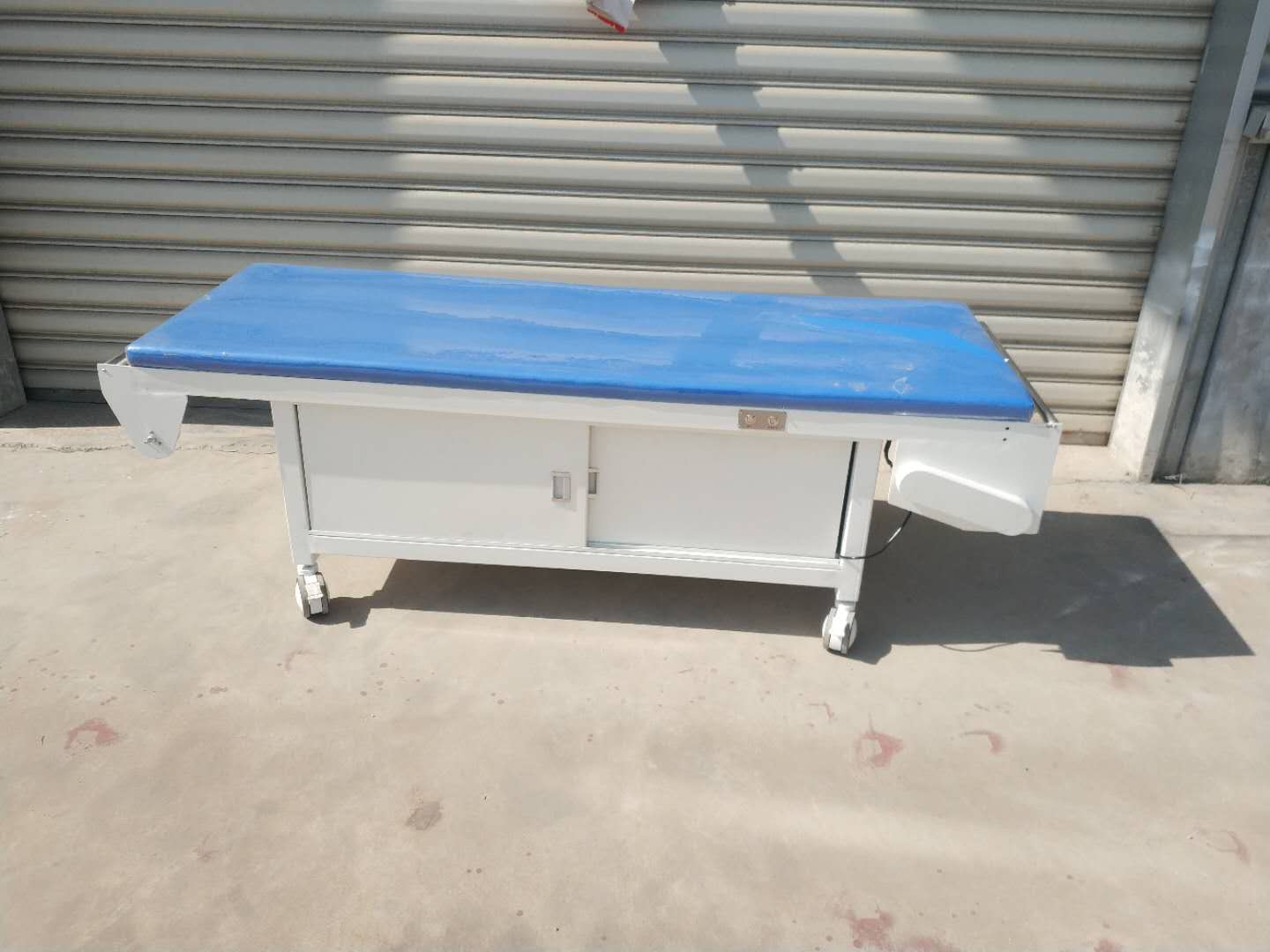 B-ultrasound examination table